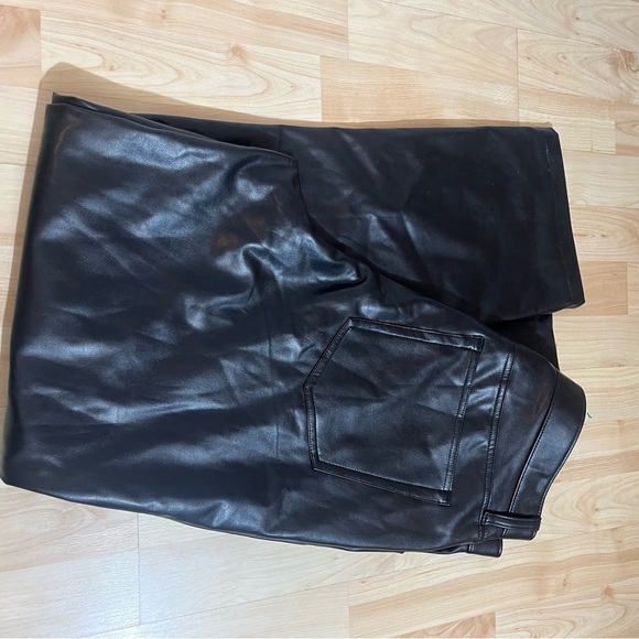 Abercrombie & Fitch Curvy Love Vegan Leather 90s Straight Pant Black Size 32 NWT - Picture 9 of 9